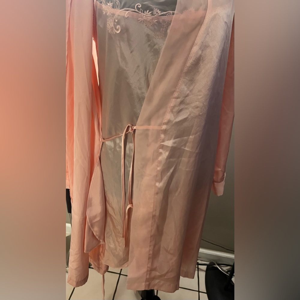 Morgan Taylor Coral/Pink Robe and Night Gown - Picture 9 of 11